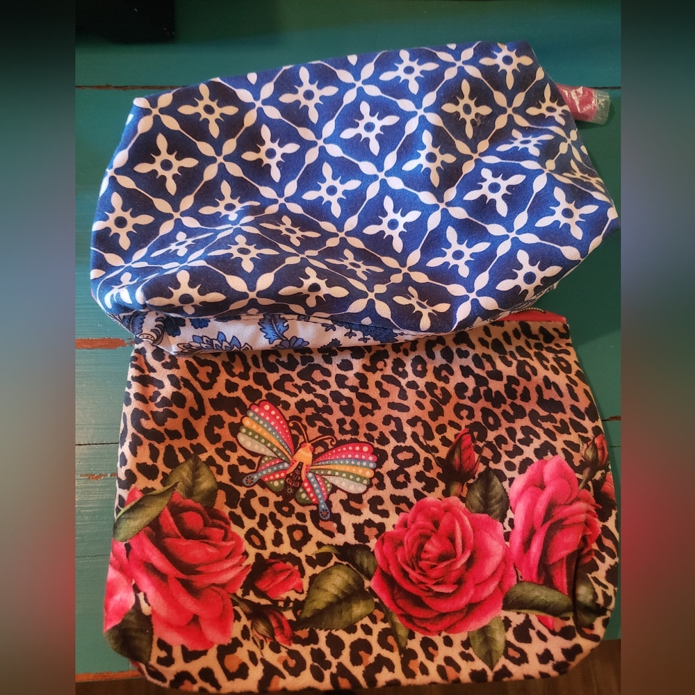 Estee Lauder Makeup Bags And Lip Pencils